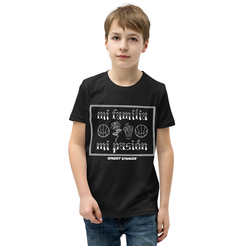 MI FAMILIA MI PASION YOUTH BASKETBALL DRIP GRAPHIC PRINT T-SHIRT