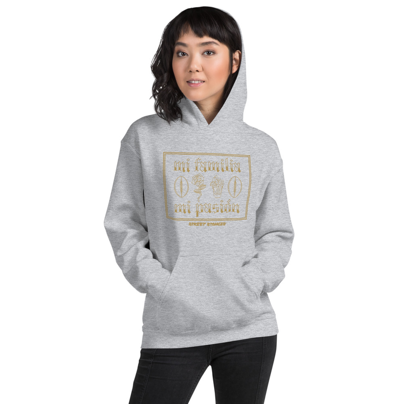 MI FAMILIA MI PASION WOMEN'S FOOTBALL DRIP GRAPHIC PRINT HOODIE SWEATSHIRT