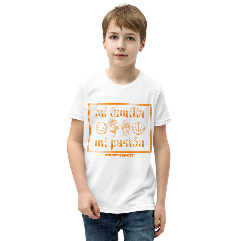 MI FAMILIA MI PASION YOUTH BASKETBALL DRIP GRAPHIC PRINT T-SHIRT