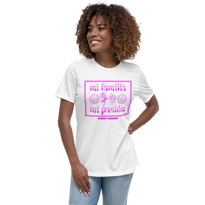 MI FAMILIA MI PASION WOMEN'S BASKETBALL DRIP GRAPHIC PRINT T-SHIRT