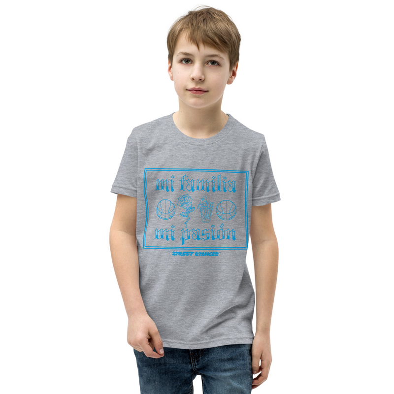 MI FAMILIA MI PASION YOUTH BASKETBALL DRIP GRAPHIC PRINT T-SHIRT