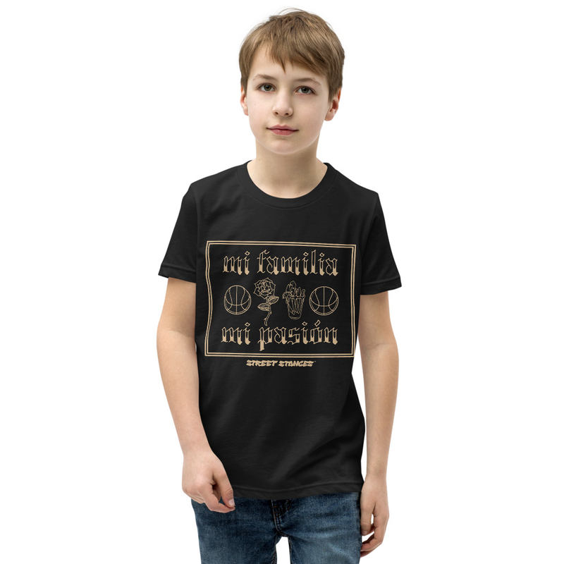 MI FAMILIA MI PASION YOUTH BASKETBALL DRIP GRAPHIC PRINT T-SHIRT