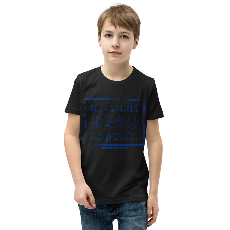 MI FAMILIA MI PASION YOUTH BASKETBALL DRIP GRAPHIC PRINT T-SHIRT