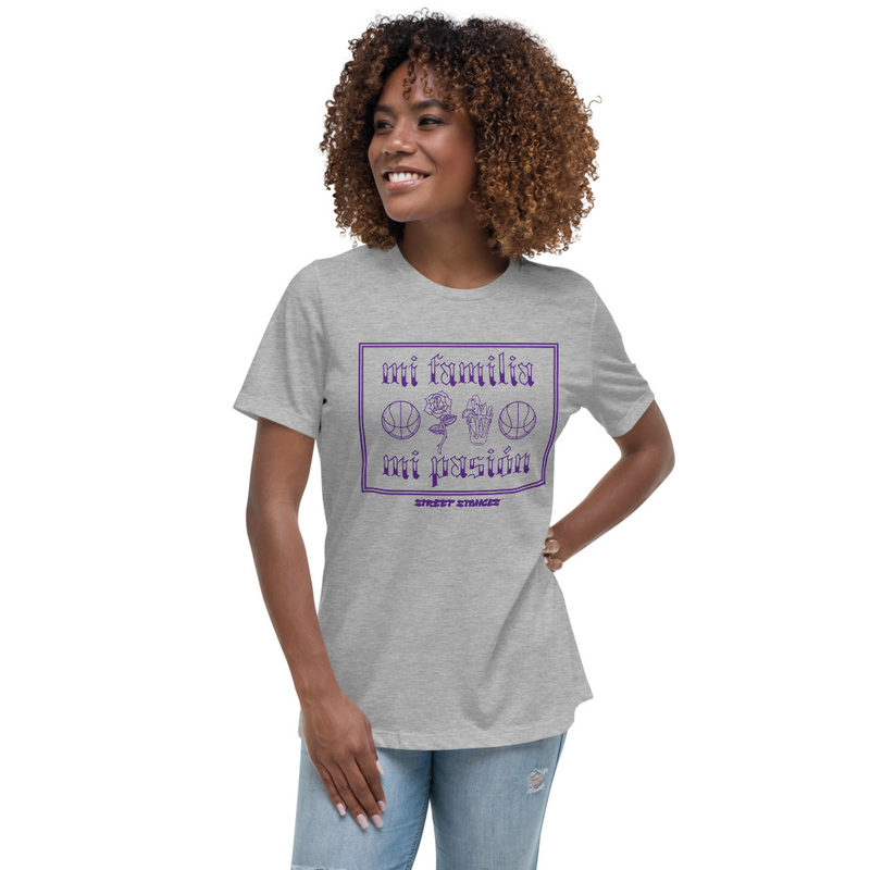 MI FAMILIA MI PASION WOMEN'S BASKETBALL DRIP GRAPHIC PRINT T-SHIRT