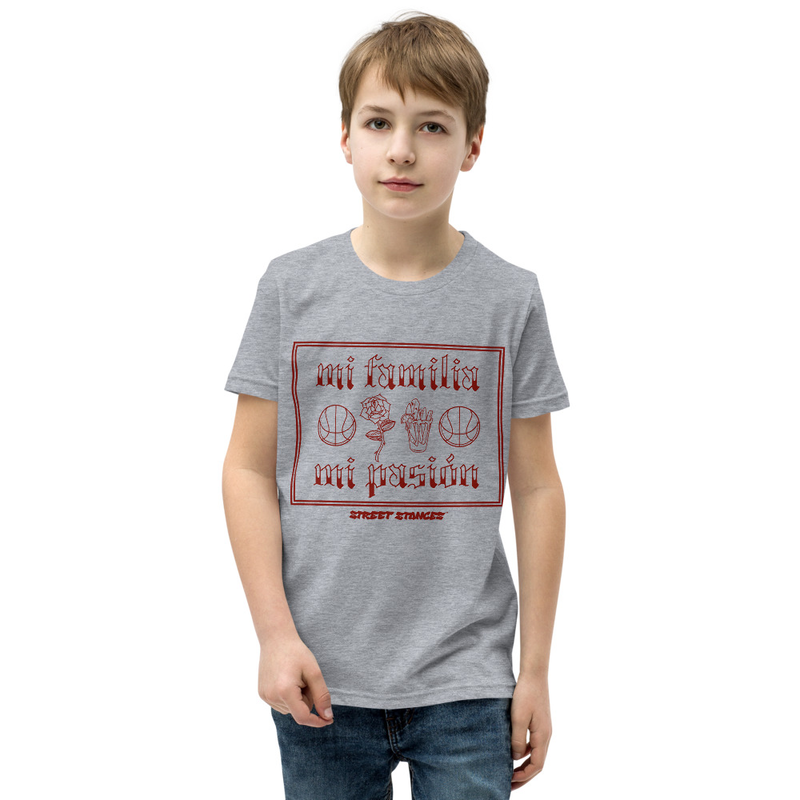 MI FAMILIA MI PASION YOUTH BASKETBALL DRIP GRAPHIC PRINT T-SHIRT